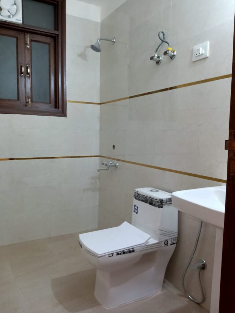 3 bhk fully furnished flat for rent near Chattarpur Metro station