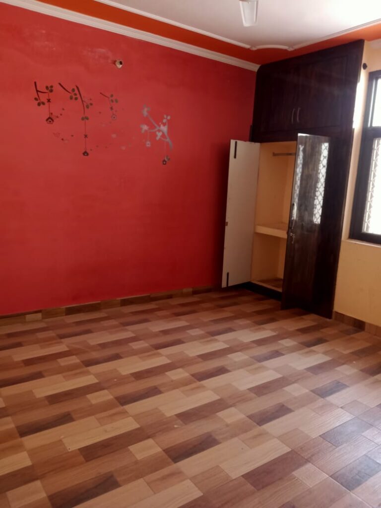 3 bhk fully furnished flat for rent near Chattarpur Metro station